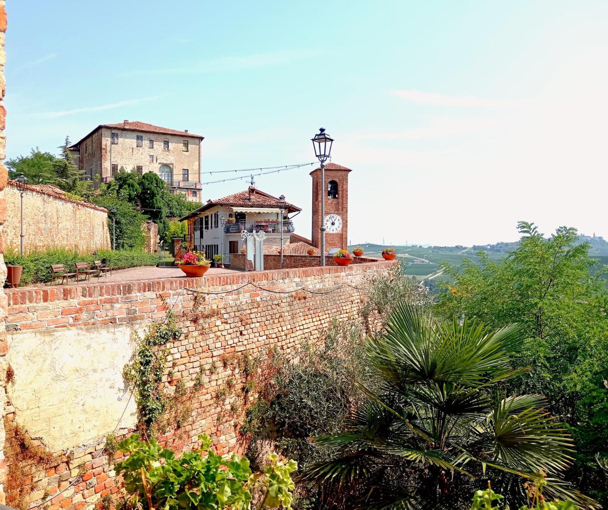 Teresa Al Belvedere Rooms&Holidayapartments Camere&Appartamenti Castellinaldo Esterno foto